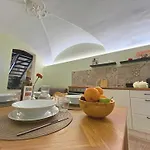 Giati - Cortile Privato & Metro Nyaraló Catania