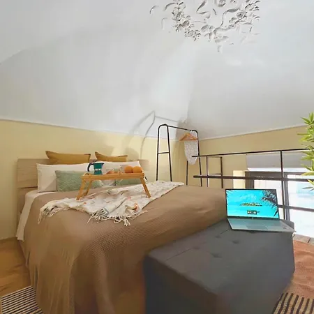 Giati - Cortile Privato & Metro * Κατάνια